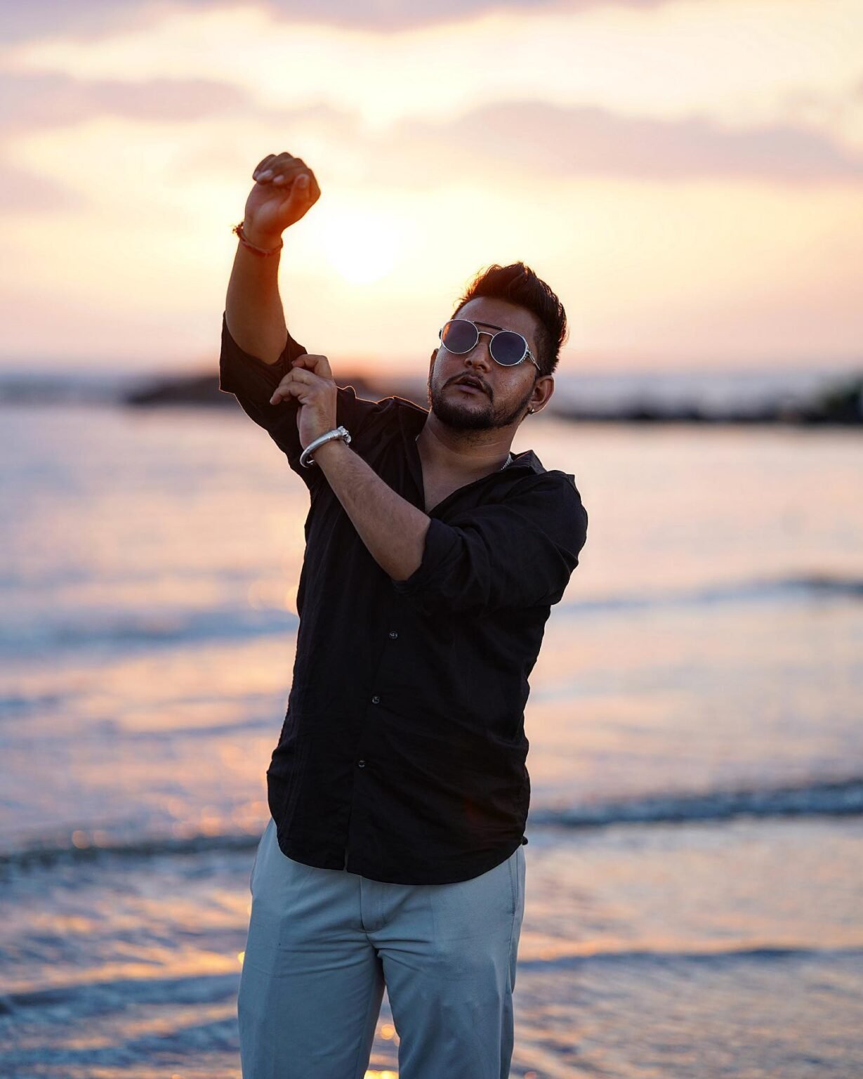 Monish Raja Biography, age, height, Wife, family, income, net worth.