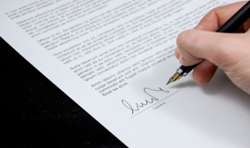 why-you-should-hire-legal-contract-management-services