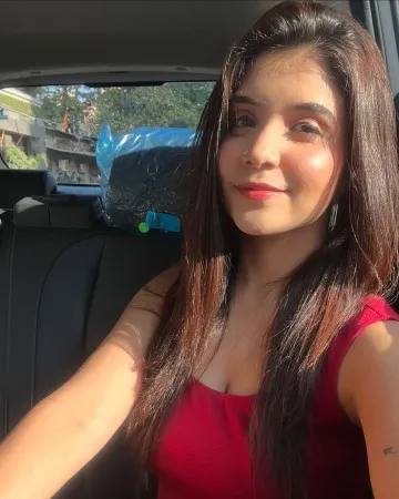 tonakshi-kalra-biography